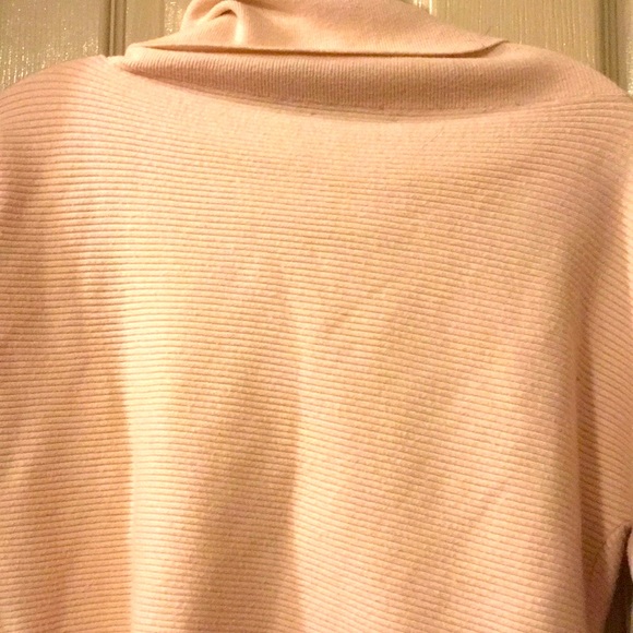 Zara Cream turtleneck sweater. Size Small - Picture 6 of 7